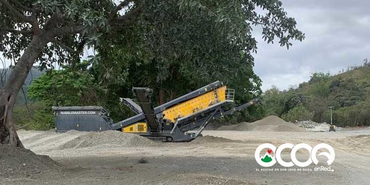 Instalación de granceras en rio Nizao afecta el medioambiente; paralizan trabajos carretera