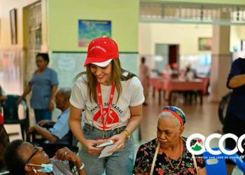 Mayra Delgado y Manos Surcadas regocijan las madres del Hogar San Francisco de Asís