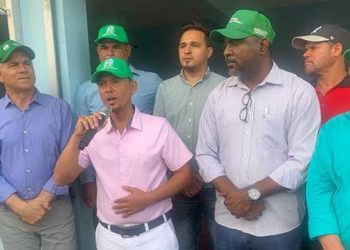 Precandidato a director, regidor y otros dirigentes del PRM en Nizao pasan a la FP