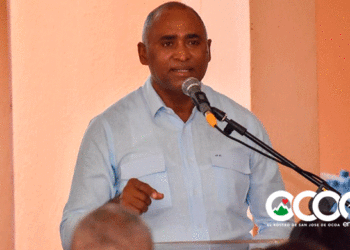 Docentes de Peravia brindan apoyo a candidatura a senador de Julito Fulcar