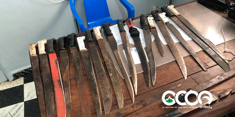Policía incauta 24 armas blancas corto-punzante en operativos preventivos en Ocoa
