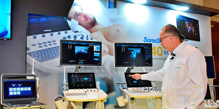 Tecnomed Caribbean lanza primer equipo para RD con Inteligencia Artificial en Congreso de Sonografía