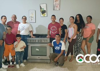 Unión de Profesionales Ocoeños entrega moderna estufa industrial a la ASEUNO