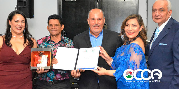 Ocoeños residentes en la Florida realizan en grande su tradicional fiesta, reconocen personalidades