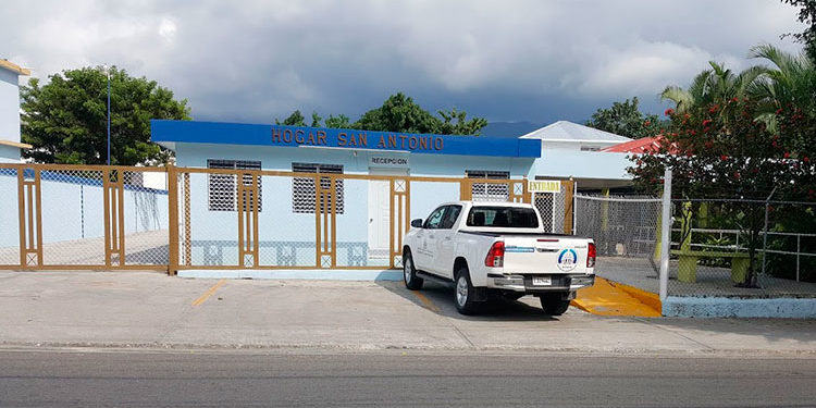 Desconocidos dejan sin televisor y bebederos al Hogar de Ancianos, cargan con ofrenda de parroquia