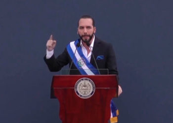 Bukele autoproclama su victoria en El Salvador y en su fiesta arremete contra los críticos