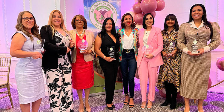 Asociación reconoce trayectoria en el exterior de siete mujeres ocoeñas