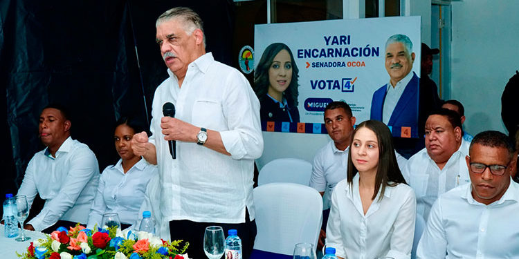 Miguel Vargas visita Ocoa y dice gobierno ha endeudado presente y futuras generaciones