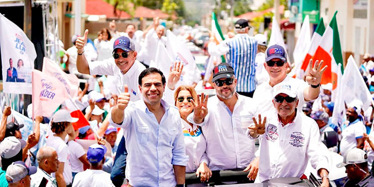 Roberto Ángel cierra campaña PRM en Ocoa