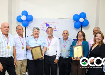 Regocijo magisterial Sabana Larga: Reconocen profesores de las familias Brea Martínez y Soto