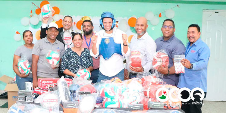 Fortalecen proyecto Escuelas Abiertas y Activas con entrega de utilería deportiva en la Regional 15 de Educación
