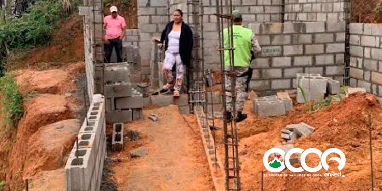 Detienen construcción de viviendas en área protegida en Rancho Arriba