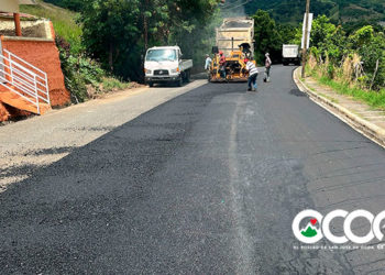 Obras Públicas inicia asfaltado de carretera Naranjal-La Ciénaga