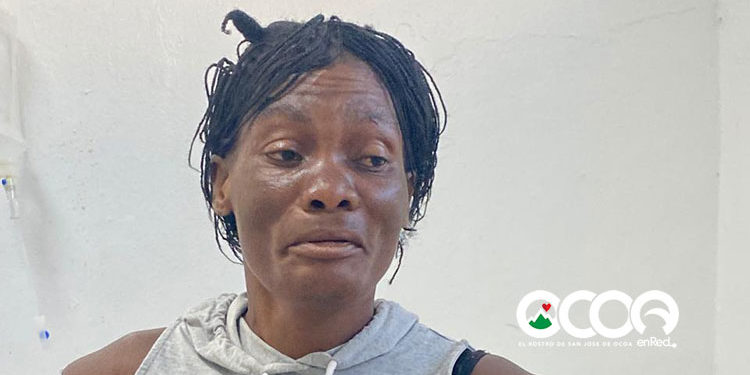 Denuncian mujer cobra hasta 20 mil pesos por trasladar parturientas haitianas al hospital San José