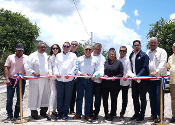 Con una inversión de 53 millones de pesos Energía y Minas inaugura proyectos eléctricos en comunidades de Ocoa