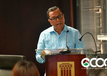 Palabras de Rafael Peralta Romero para ponderar el libro En el Crisol, poemas de amor, de Giordano Encarnación