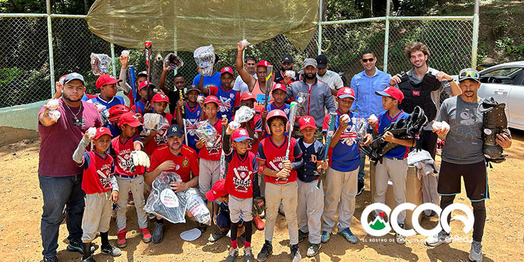 Haile Rivera entrega útiles escolares, deportivos y cortes de pelo a jóvenes en La Ciénaga