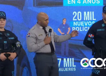 Agentes de Policía Nacional utilizarán nuevo uniforme a partir de 2025, tendrá código QR