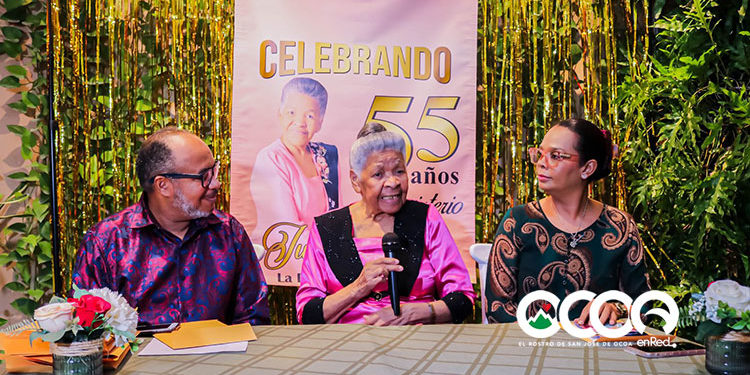 Doña Julia Javier, un referente de la música cristiana