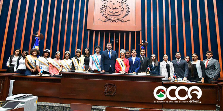 Jóvenes ocoeños viven la experiencia senadoras y senadores por un día