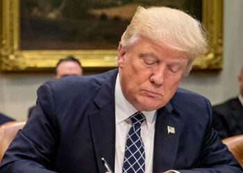 Donald Trump firma órdenes ejecutivas sobre migración, comercio y políticas de género en su segundo mandato