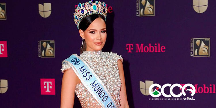 Mayra Delgado, Miss Mundo Dominicana 2025, brilla en la alfombra magenta de Premio Lo Nuestro