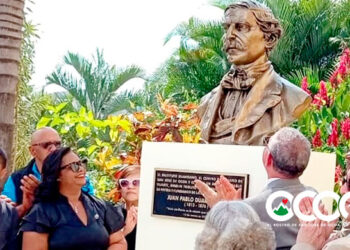 Develan busto de Duarte Ocoa