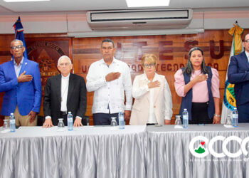 Magistrado José Manuel Arias Martínez pone a circulación en Azua su obra “Puntos de Vista”