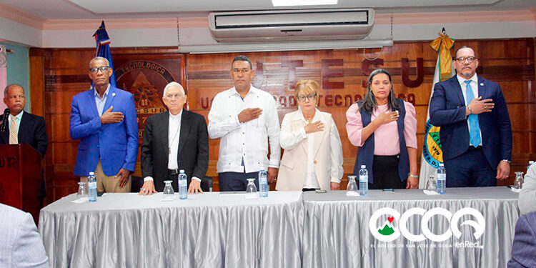 Magistrado José Manuel Arias Martínez pone a circulación en Azua su obra “Puntos de Vista”