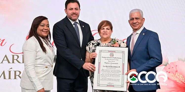 Senado reconoce ocoeña por su destacada trayectoria y compromiso social