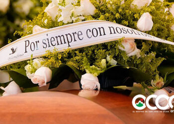 El último adiós a Rubby Pérez; cientos lo despiden a su última morada