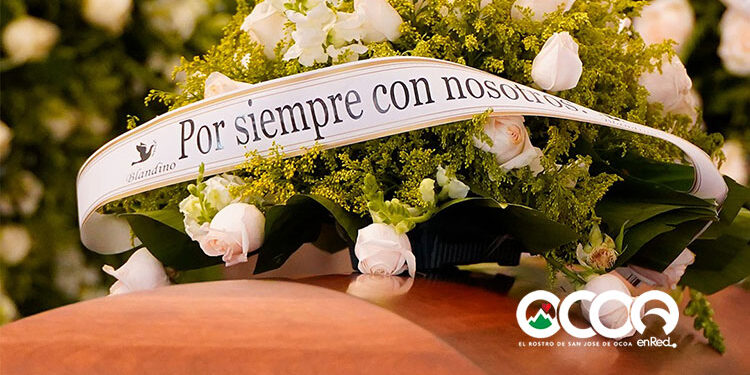 El último adiós a Rubby Pérez; cientos lo despiden a su última morada