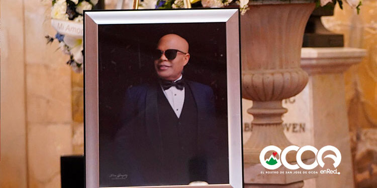 El último adiós a Rubby Pérez; cientos lo despiden a su última morada