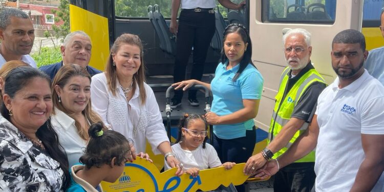 La Escuela de Educación Especial José Francisco Mateo recibe autobús