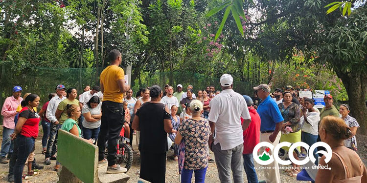 Comunidad de Montenegro  decide reconstruir puente peatonal ante abandono de autoridades