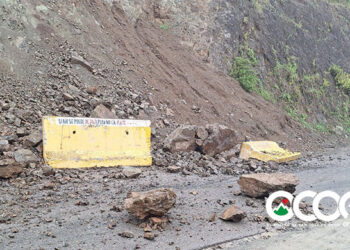 Lluvias provocan derrumbe en carretera Sabana Larga-Nizao