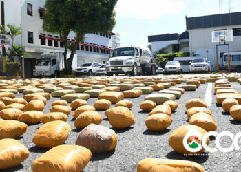 Confiscan 5 mil libras de  presunta marihuana en la frontera hallado en un camión cisterna