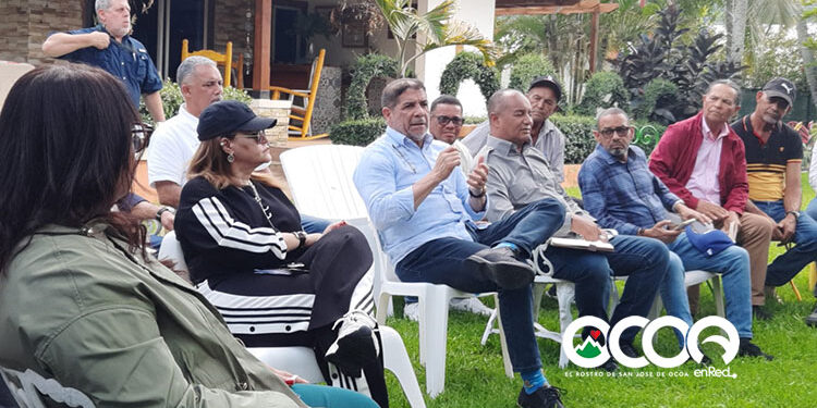 Ministro de Agricultura se reúne con selecto grupo de productores agrícolas de Ocoa