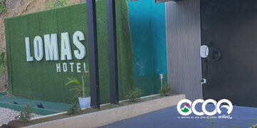 Lomas Hotel  inaugura estación carga vehículos eléctricos en Ocoa