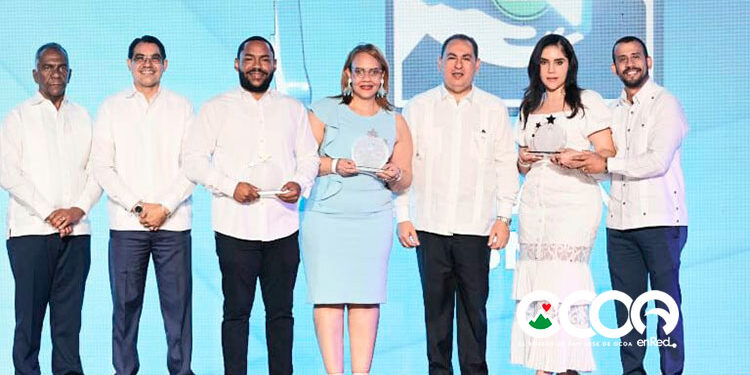 El Centro de Diagnóstico Bella Vista es galardonado en la Premiación del Programa de Desempeño del SNS 2025