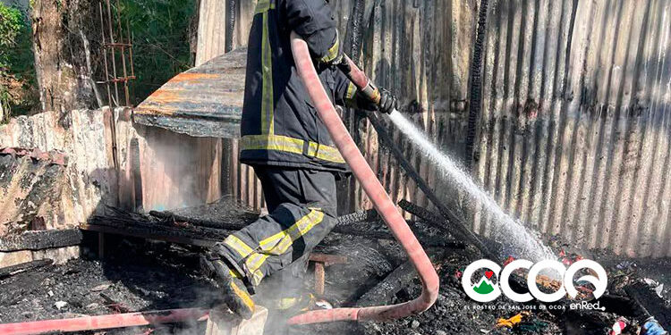 VIDEO |Fuego consume vivienda en su totalidad en La Ciénaga