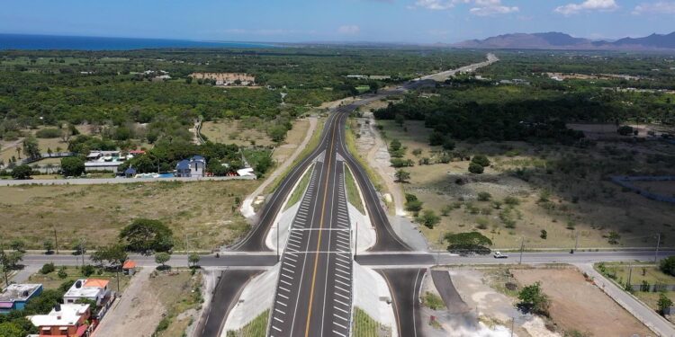 Circunvalación de Bani tuvo una inversión total de RD$7,700 millones, abarcando 19.8 kilómetros y 17 puentes