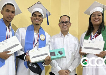Tecnomed Caribbean reconoce los mas altos índices de bachilleres de Sabana Larga