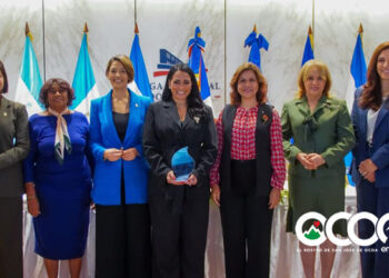 PARLACEN reconoce a Celinés Toribio como Mujer Migrante Destacada en apertura del XXII Encuentro Nacional de Mujeres de Partidos Políticos