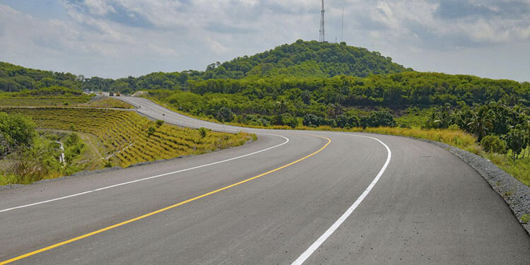 A un costo  de 7 mil 700 millones de pesos  queda formalmente abierta la Circunvalación de Baní