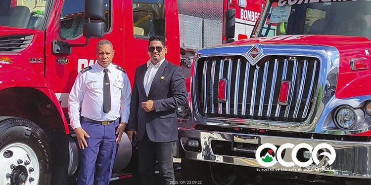 Cuerpo de Bomberos de Ocoa recibe moderno camión a través del Sistema 911