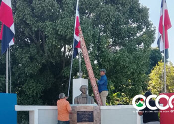 Nuevas banderas embellecen la Plazoleta Duarte en Sabana Larga gracias a Nini Duvergé