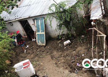 Presidente deja  con el “moño hecho” a familias resultaron afectadas por lluvias en Ocoa