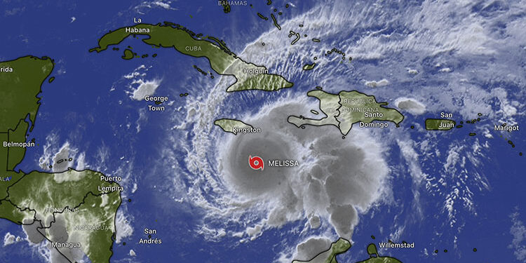 Huracán Melissa categoría 4, provoca aguaceros y fuerte oleaje en República Dominicana