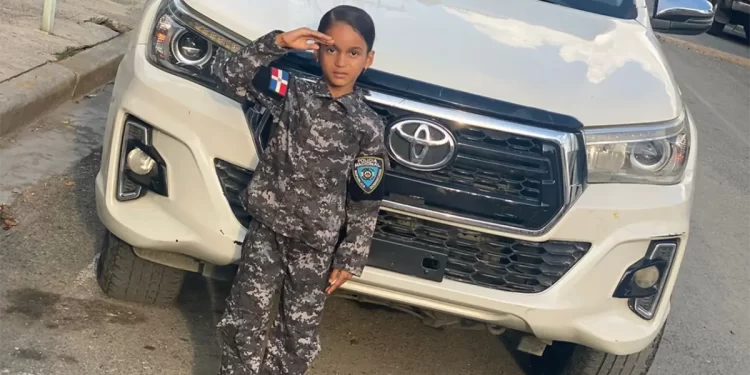Conozca la niña ocoeña que sueña con servir a su país como agente policial